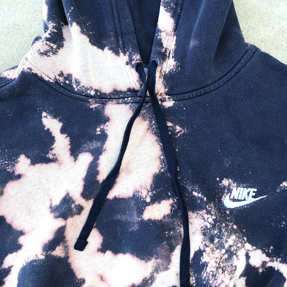 Nike| Cropped Hoodie - Picture 3 of 5